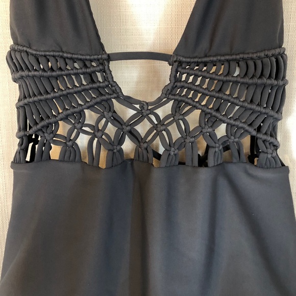 Gillia one piece - Picture 3 of 4